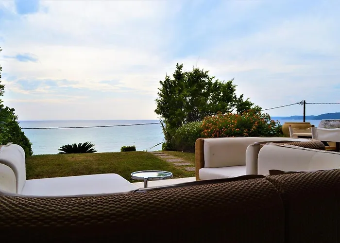 Elenos Villa *