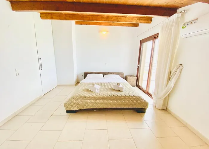 فيلة Elenos بوسيدي