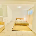 Elenos 波塞蒂